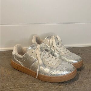 Cushionaire Balance Lace Up Silver Metallic Sneakers Size 6